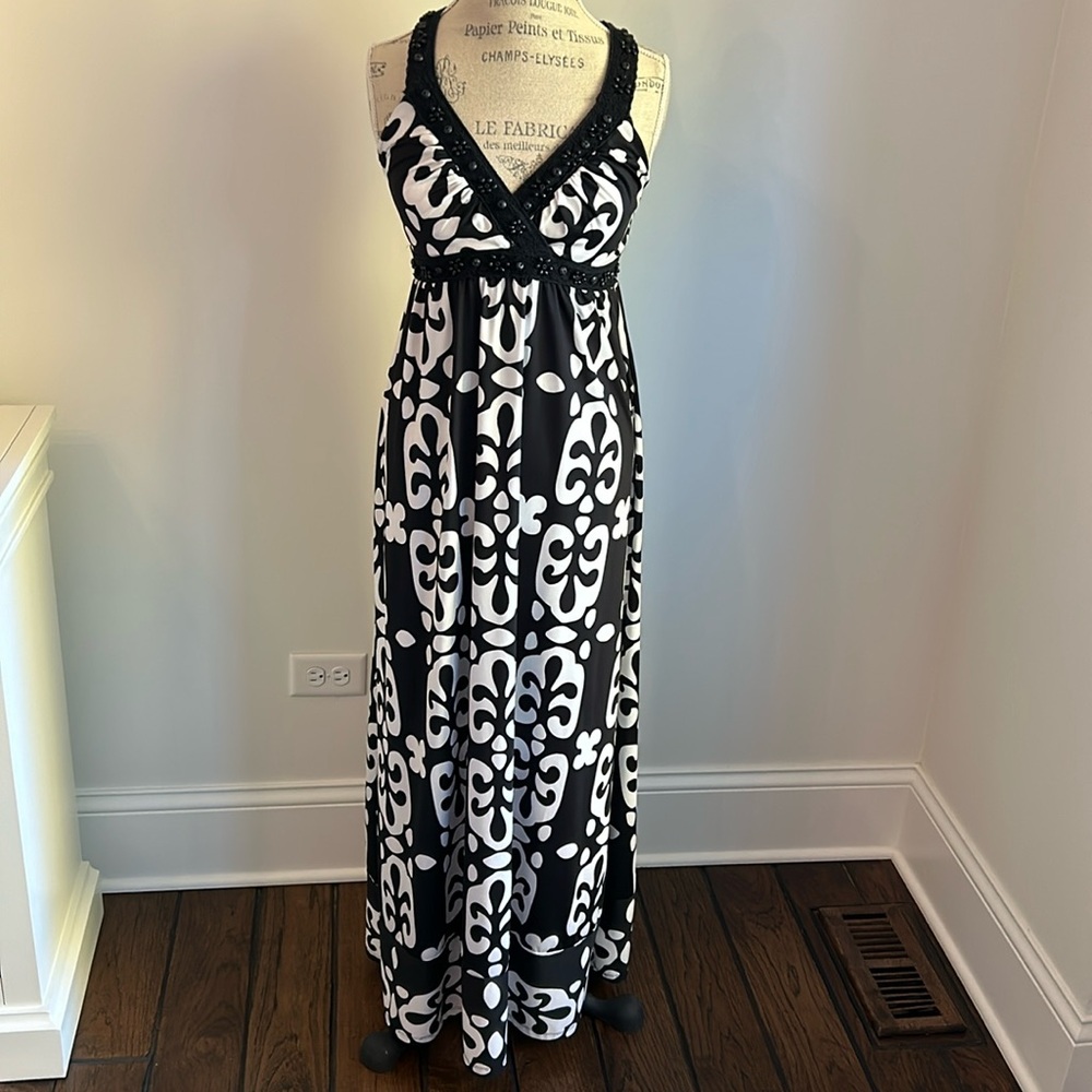 Gorgeous Black & White Maxi Dress